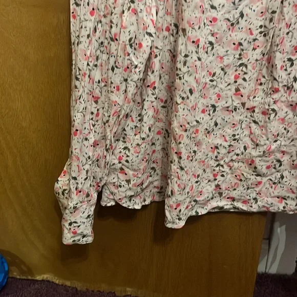 Zadig and Voltaire blouse.  White, pink based top.  Deep v neck.  Lace collar - Picture 3 of 5